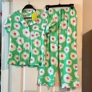 New!! The Cat’s pajamas in Pima cotton set with daisy design